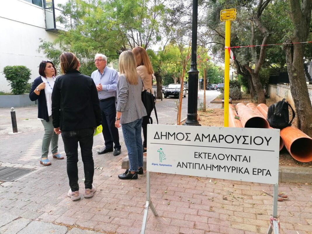 Αντιπλημμυρικά έργα Συγκεκριμένα ο Δήμαρχος επιθεώρησε τα έργα που βρίσκονται σε εξέλιξη: Αντιπλημμυρικά στην περιοχή του Αγίου Νικολάου (επί της οδού Αγίου Νικολάου και Ελ. Βενιζέλου), Αντιπλημμυρικά στο Κέντρο (επί της οδού Παρνασσού) Ανάπλαση επί της οδού Απόλλωνος στο Κέντρο