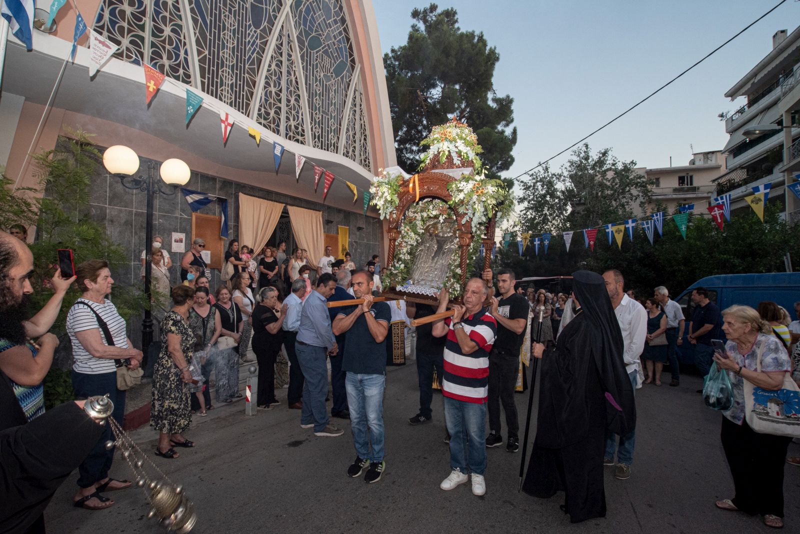 Πλήθος κόσμου τίμησε τον εορτασμό του Ιερού Ναού Αγίων Αναργύρων Κοσμά και Δαμιανού