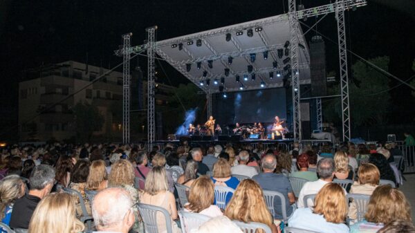 Φεστιβάλ του Δήμου Αμαρουσίου: Ενθουσίασαν το κοινό ο Παντελής Θαλασσινός, ο Μπάμπης Στόκας και η Ελεάνα Βαρελά
