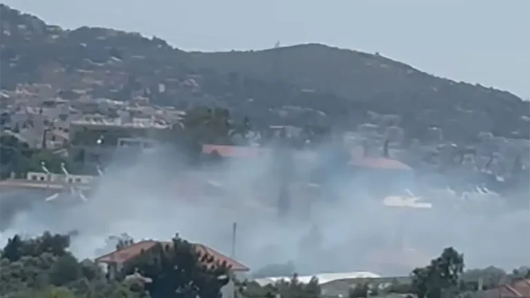Μαρούσι:Φωτιά κοντά στο Σισμανόγλειο