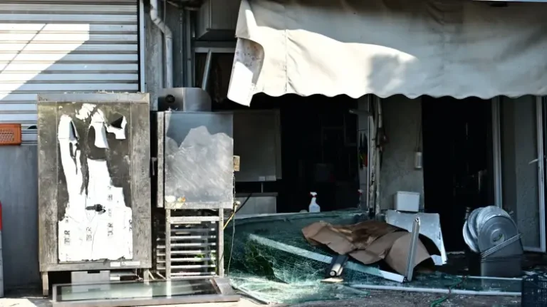 Έκρηξη σε ταβέρνα στο Μαρούσι: Δύο εργαζόμενες τραυματίες – Σοκαρισμένοι οι κάτοικοι