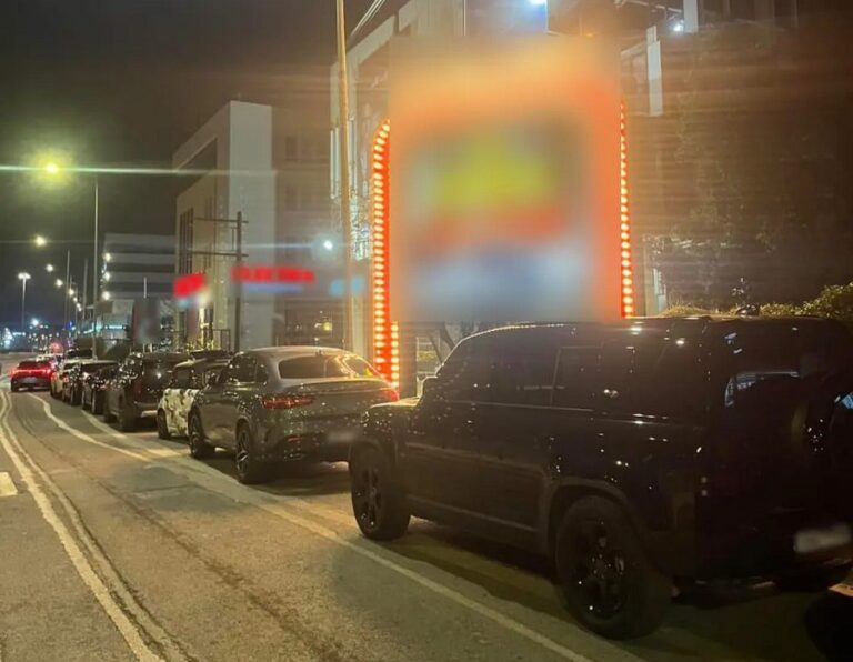 Μαρούσι:Η μεγάλη μπίζνα στάθμευσης των οχημάτων των πελατών αυθαίρετα στους δημόσιους χώρους έναντι χρημάτων– 23 συλλήψεις