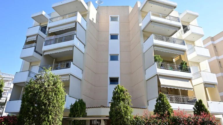 Μαρούσι:Γυναίκα έπεσε από τον 4ο, προσγειώθηκε στον 3ο, ανέβηκε και ξαναέπεσε – Συνελήφθη ο σύζυγός της